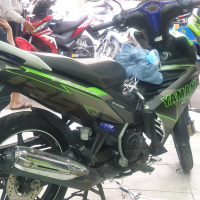 Tem trùm xe Exciter 135 đen xám xanh.