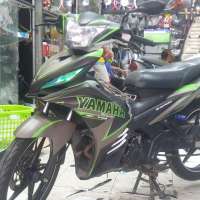 Tem trùm xe Exciter 135 đen xám xanh.