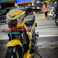 Tem xe Satria – thiết kế Zin vàng đen