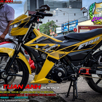 Tem xe Satria – thiết kế Zin vàng đen