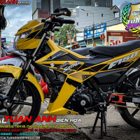 Tem xe Satria – thiết kế Zin vàng đen