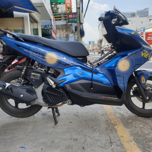 tem-trum-trong-dong-xe-airblade-2020