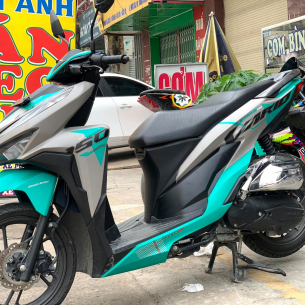 tem-trum-vario-150-xanh-xam