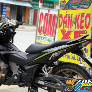 tem-winner-den-xanh-non