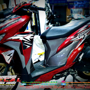 tem-xe-honda-vario150-do-trang-den