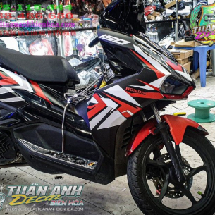 tem-roi-air-blade-150-den-trang-do