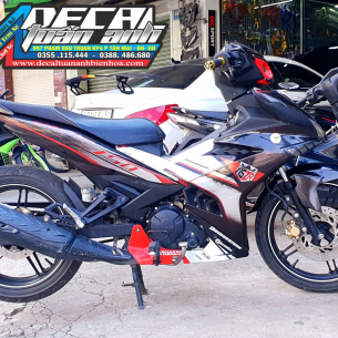 tem-xe-exciter-150-y15zr-ban-do-den-crom