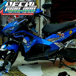 tem-xe-airblade-doremon-xanh-den