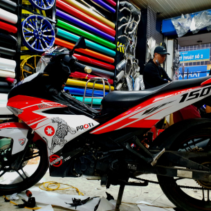 tem-trum-xe-exciter-trang-do-tattoo