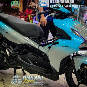 tem-trum-2-mau-xanh-bac-decal-cao-cap-diamon-anh-kim-qua-chat-cho-air-blade-150