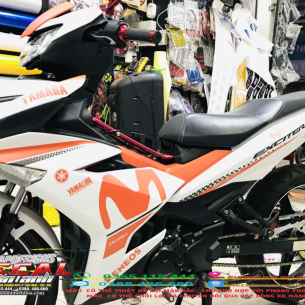 tem-trum-movistar-exciter-150-trang-cam-cuc-dep