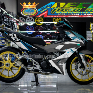 tem-winner-15-fancao-xanh-den-trang