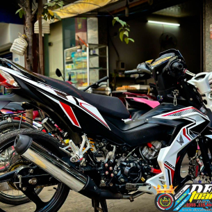 tem-rs-150-winner-trang-do-den