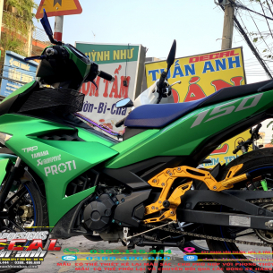 tem-trum-exciter-150-mau-xanh-la