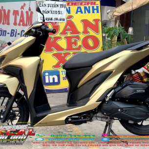tem-xe-honda-vario-150-vang-champagne