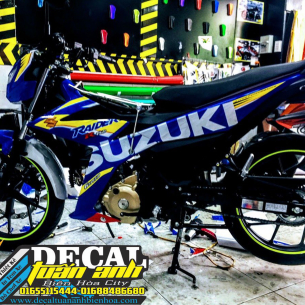 team-raider-r150-xanh-trang