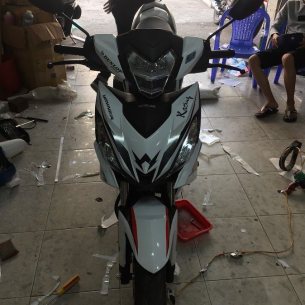 tem-xe-winner-150-trang-den-do