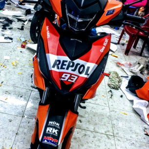 tem-xe-winner-150-repsol-cam-den-trang