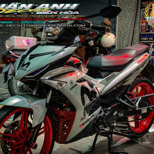 tem-xe-exciter-15o-movistra-den-xam-chat-lieu-decal-ngoc-trai-xin-xo