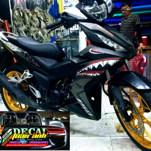 tem-xe-winner-trang-trang-den-ca-map