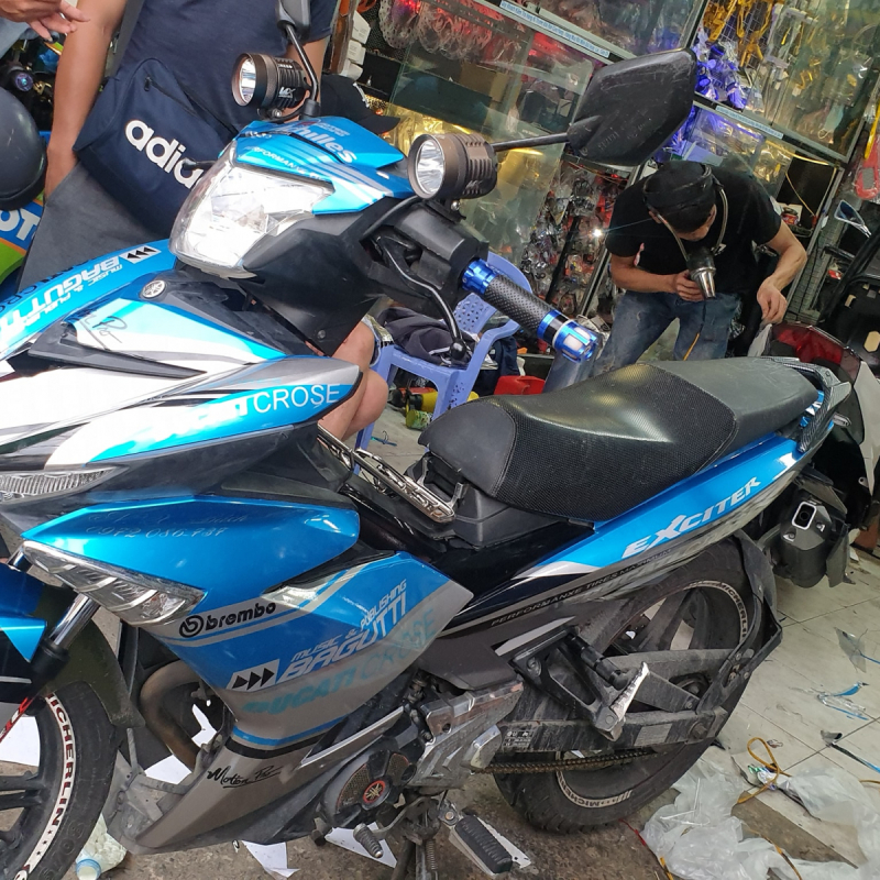 Tem xe Exciter 150 nhôm ánh kim Ducati