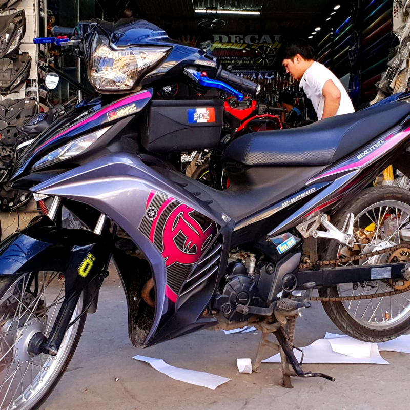 Tem xe exciter 135  uv nổi lc bao chất