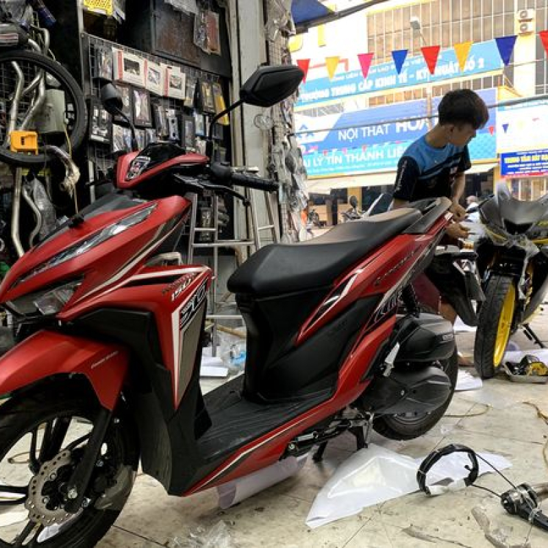 Tem trùm xe vario 150 xe đỏ