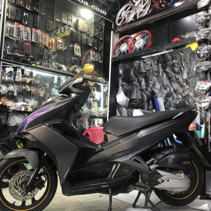 Wrap đổi màu nhôm xước xám ánh kim lamborghini xe Airblade 125