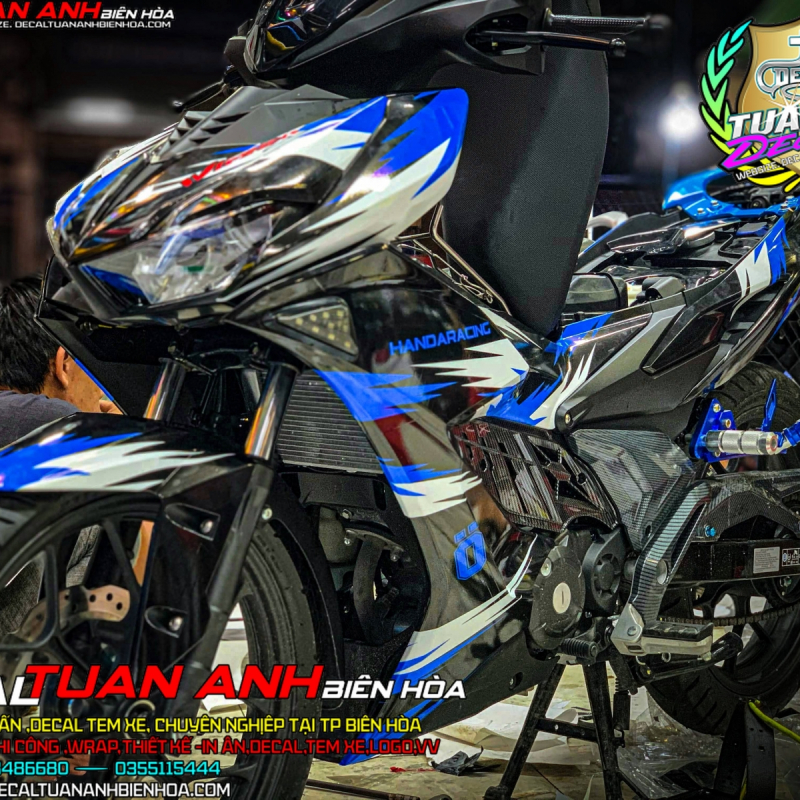 TEM TRÙM WINNERX HKS ĐEN XANH  BẠC