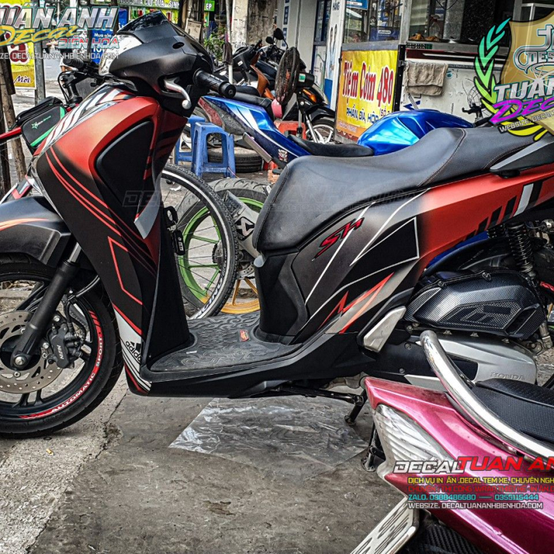 TEM TRÙM HONDA SH ĐỎ ĐEN . CHÂT LIÊU NHÔM NHÁM