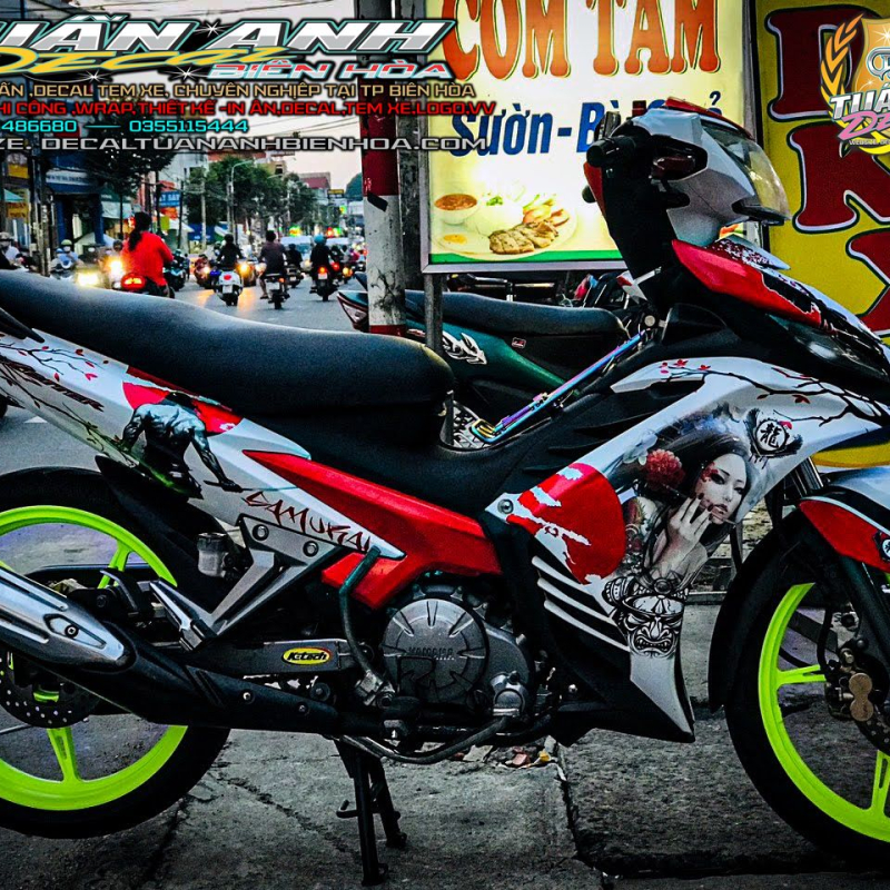 TEM TRÙM EXCITER  135 SAMURAI TRANG ĐỎ