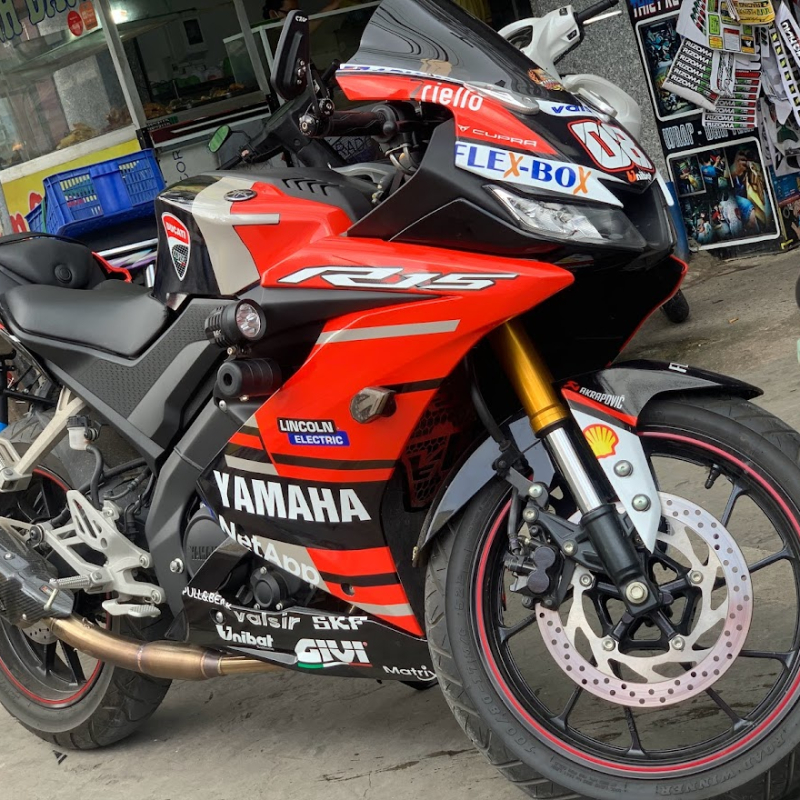 TEM ĐẸP r15 YAMAHA đỏ đen