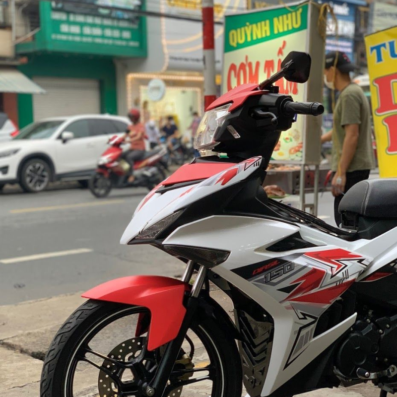 TEM ĐẸP EXCITER 150 trắng đỏ 2