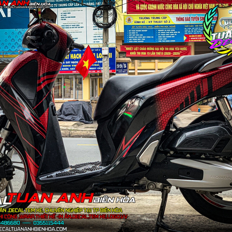 TEM TRÙM XE SH  150 ĐỎ ĐEN   VÂN CHÌM